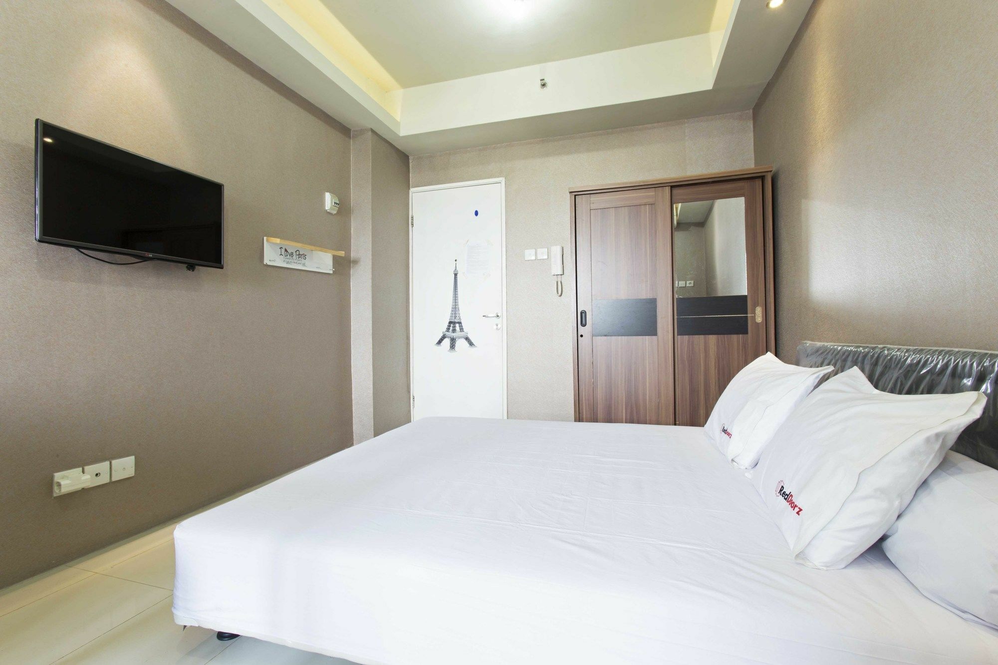 Reddoorz Apartment @ Pegangsaan Kelapa Gading Jakarta Exterior foto