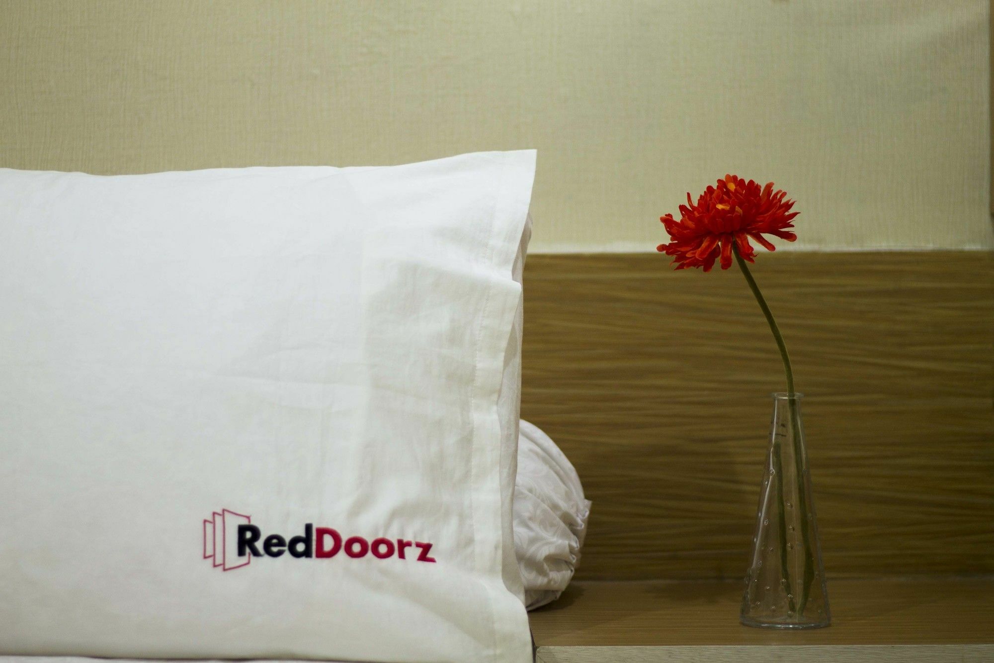 Reddoorz Apartment @ Pegangsaan Kelapa Gading Jakarta Exterior foto