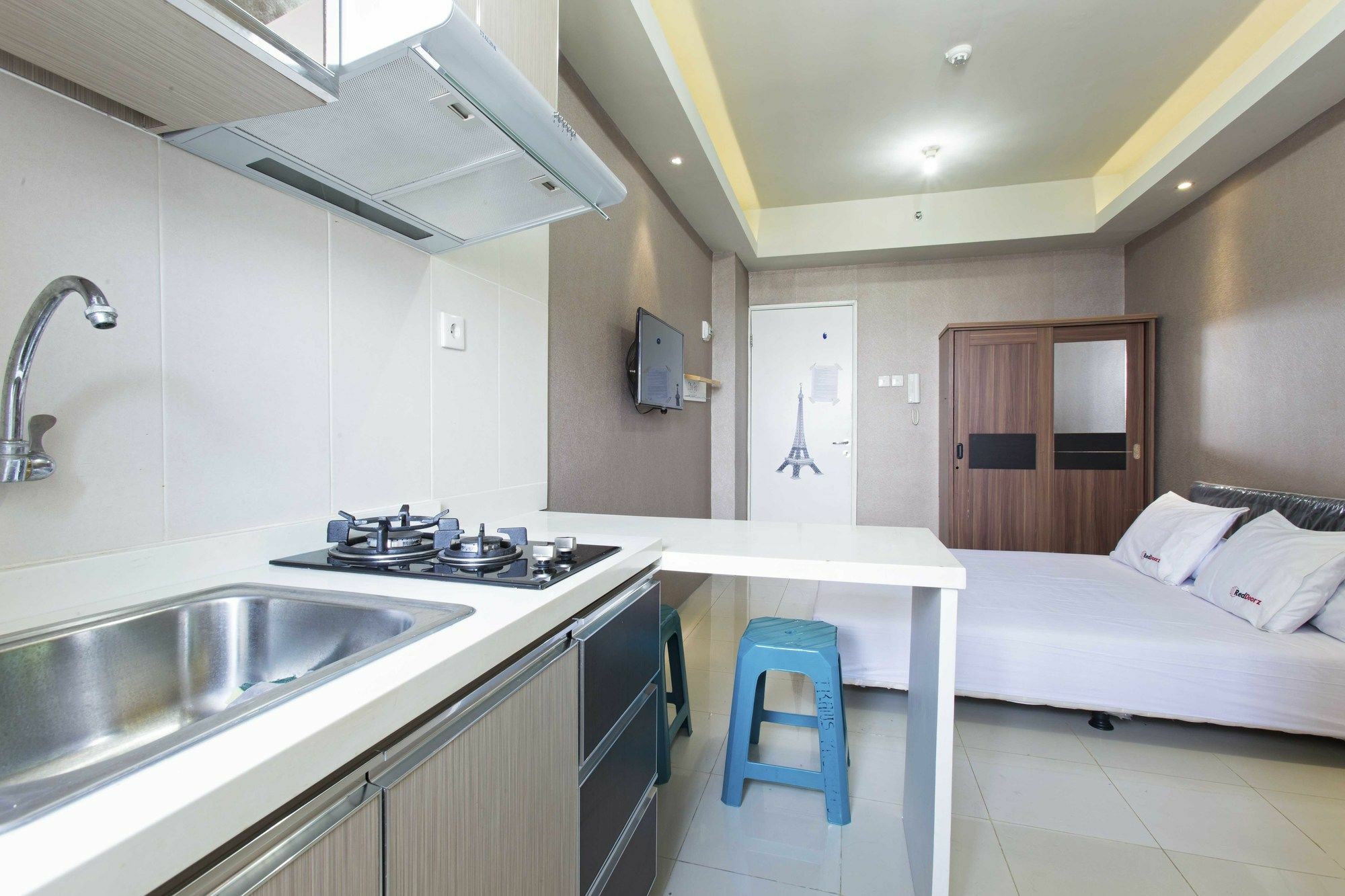 Reddoorz Apartment @ Pegangsaan Kelapa Gading Jakarta Exterior foto